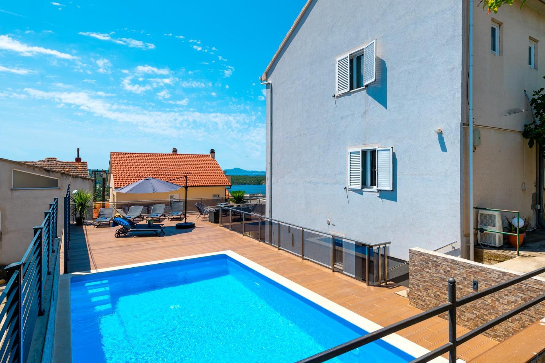Pool Me Up! Appartement Šibenik Buitenkant foto